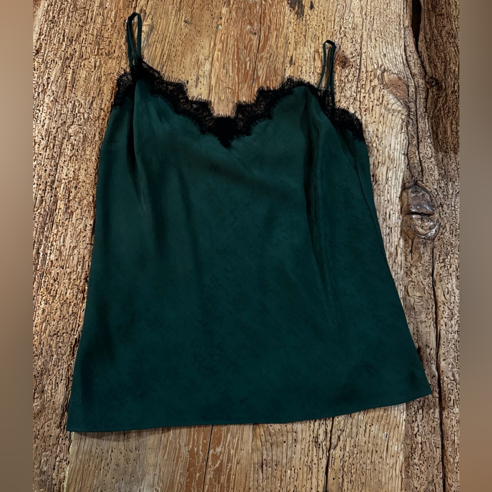 VERONICA BEARCH GREEN LACE AND SILK CAMISOLE  💚🖤
